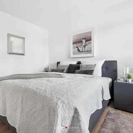 St Tropez, App 29 * Olpenitz